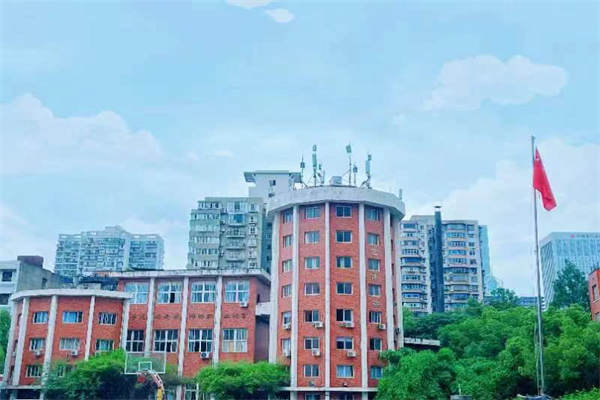 湖北中南技工学校-全日制中职学校也可助你圆大学梦