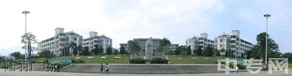 漳州科技职业学院陆羽广场