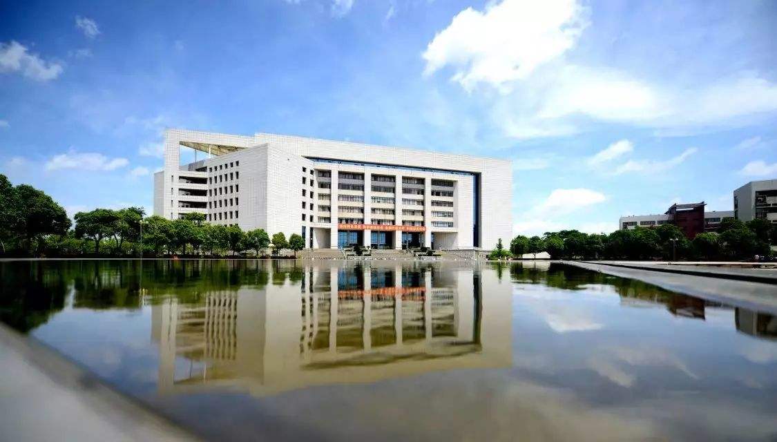 武汉纺织大学.jpg