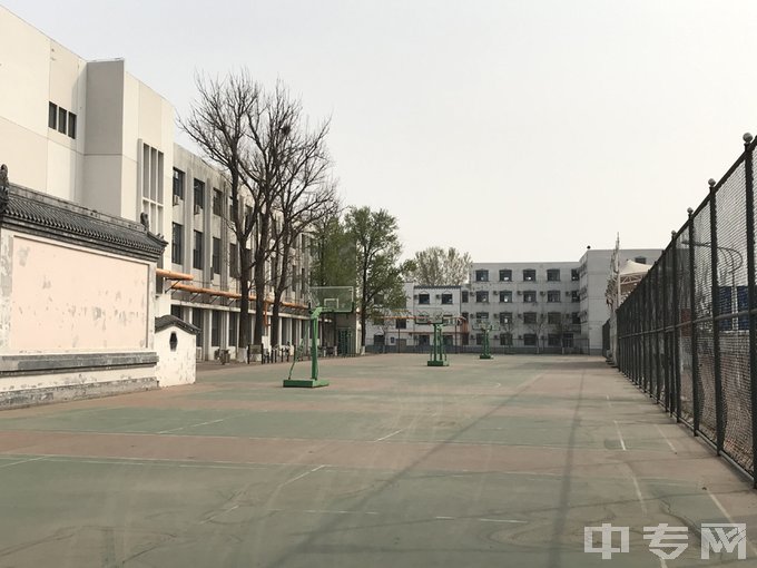 天津市劳动经济学校篮球场