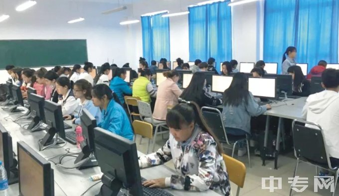 新疆能源职业技术学院（中专部）计算机课