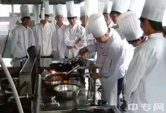 塔城地区中等职业技术学校烹饪实训课