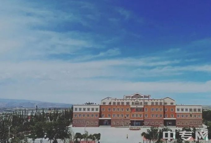 巴音郭楞蒙古自治州师范学校校园环境