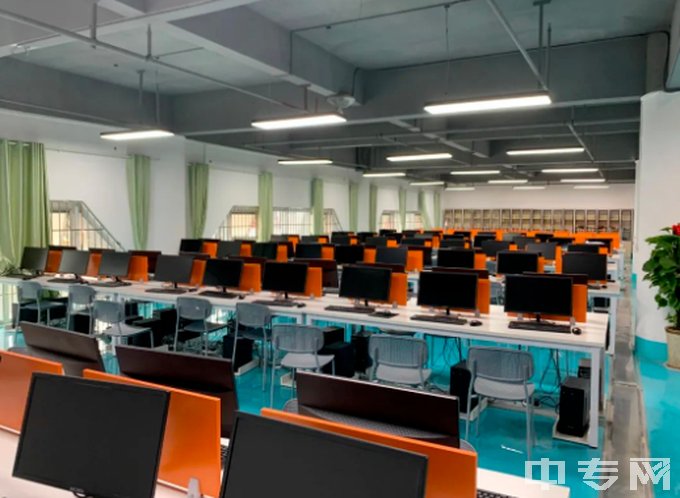 南宁市绿腾健康管理中等职业技术学校计算机实训室