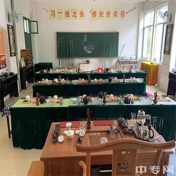 张家界旅游学校实训室一(1)