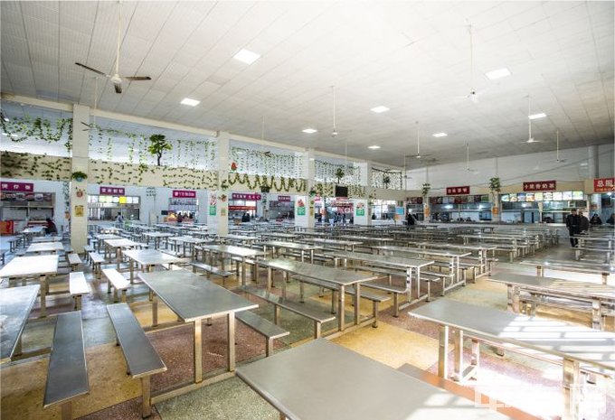益阳市卫生职业技术学校食堂