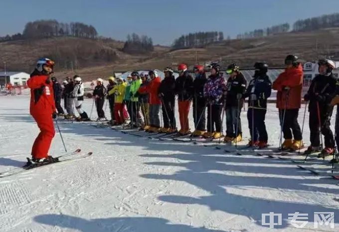 通化市体育运动学校滑雪活动