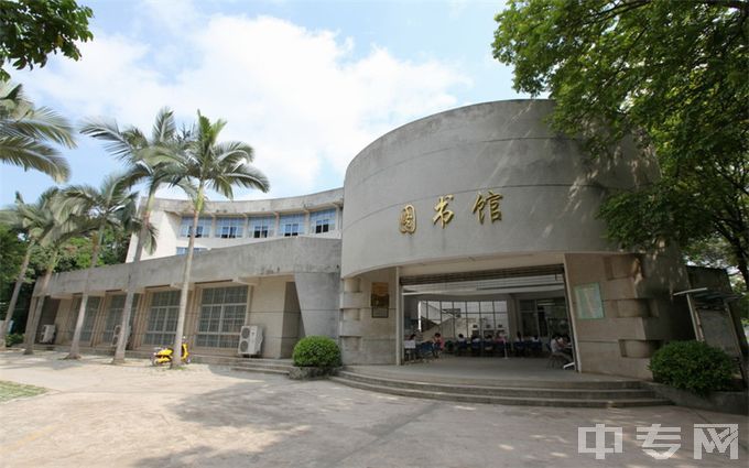 广西农业职业技术学院-图书馆