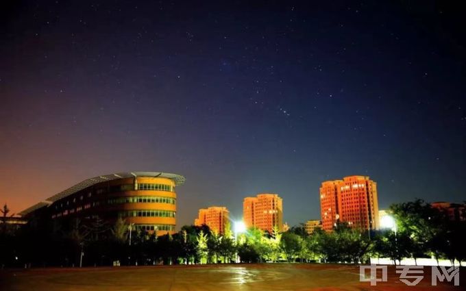 大连外国语大学-夜景