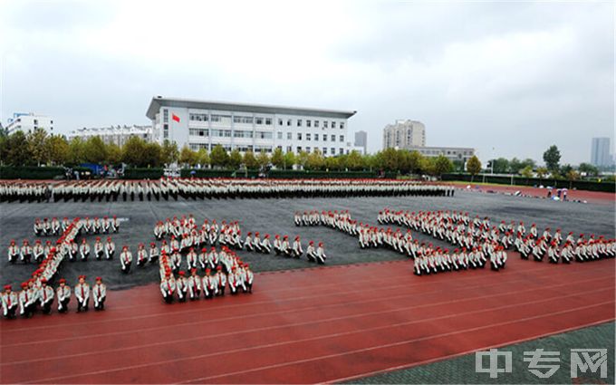 武汉晴川学院-学校操场