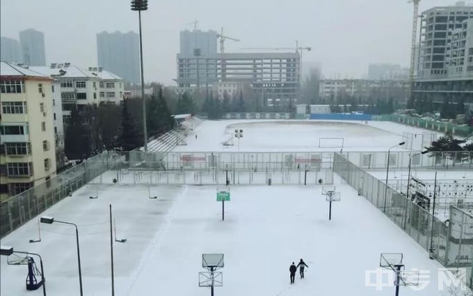 长治医学院-雪